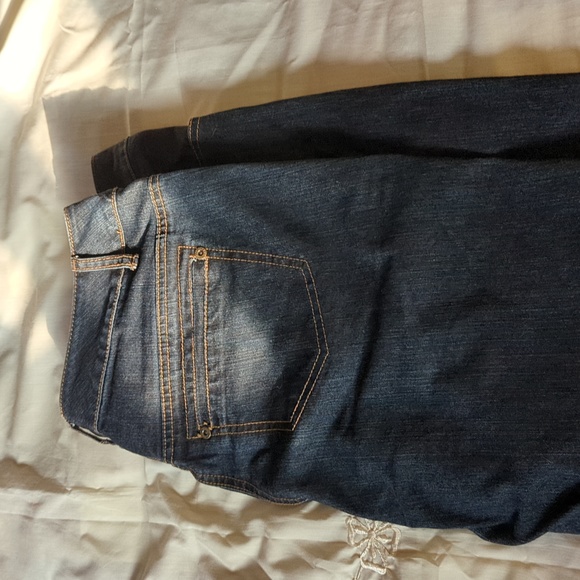 Contrast sz14 dark wash bootcut jeans EUC - Picture 2 of 3
